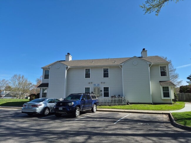 Building Photo - Greenbrier