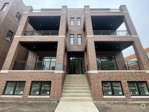 Building Photo - 2042 W Washington Blvd