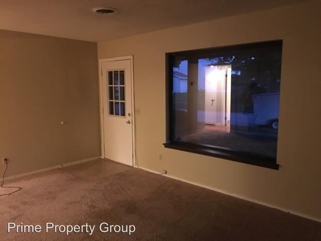 Building Photo - 2006 Karen Ct