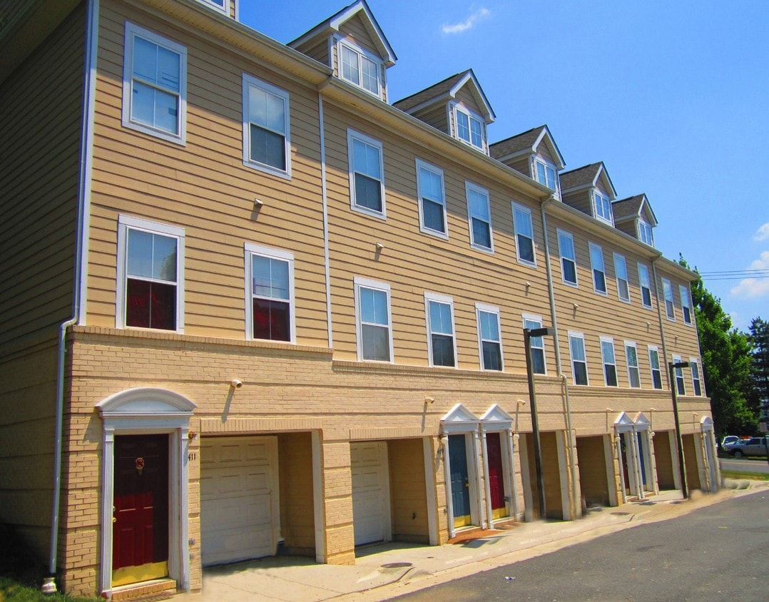 423 S Reynolds St, Alexandria, VA 22304 Apartments in Alexandria, VA