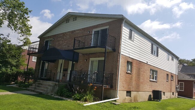 Building Photo - 613 N 25th St