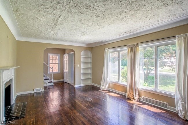 Foto del edificio - 3889 Grenville Rd