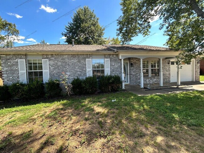 Foto del edificio - 1413 Grand Oak Dr
