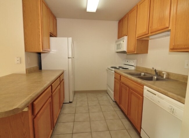 Kitchen - Bramble Oak Apartments