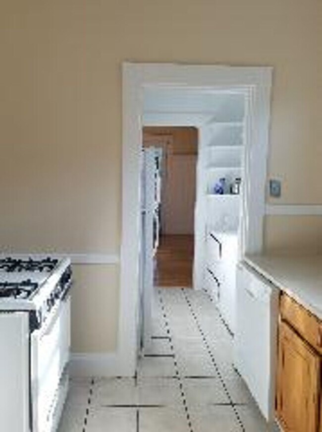 Foto del edificio - BC 2025!!!  Renovated Brighton 4 Bed on Ch...