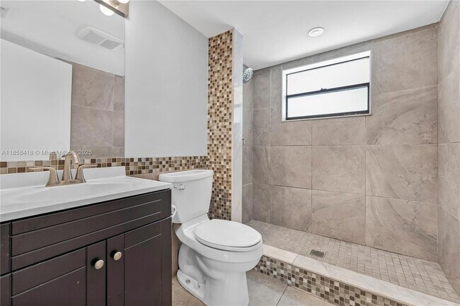 Foto del edificio - 11160 W Sample Rd