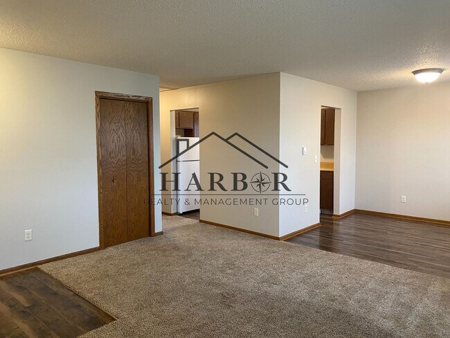 Foto del edificio - 2426 30th Ave NW