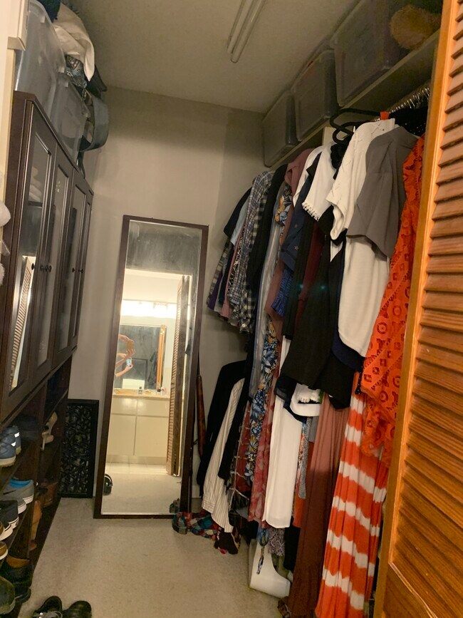 Walk-in closet - 17707 121st Ter N