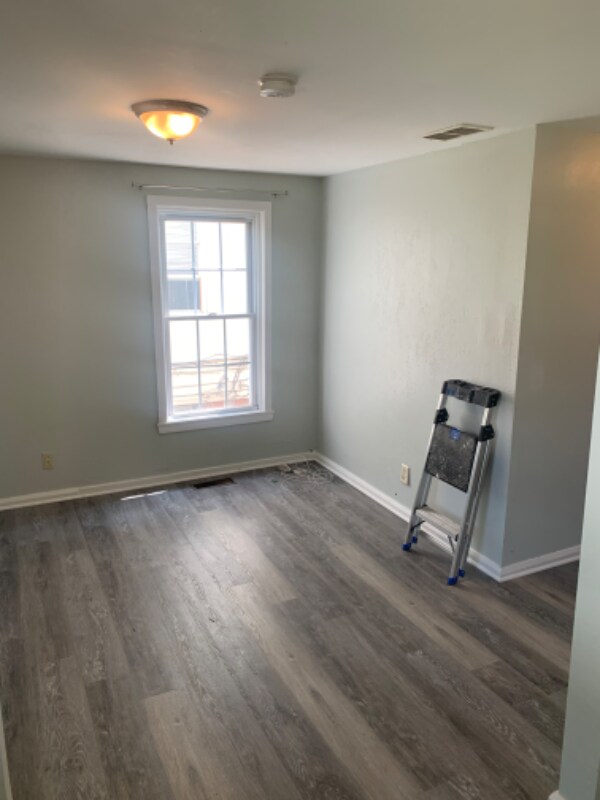 Building Photo - 556 Glenwood Ave
