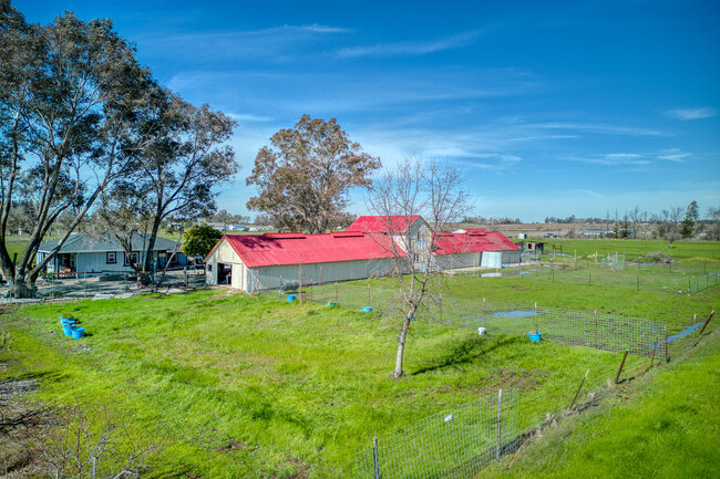 Building Photo - 12289 Woods Rd