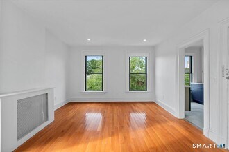 Building Photo - 46 Trumbull St