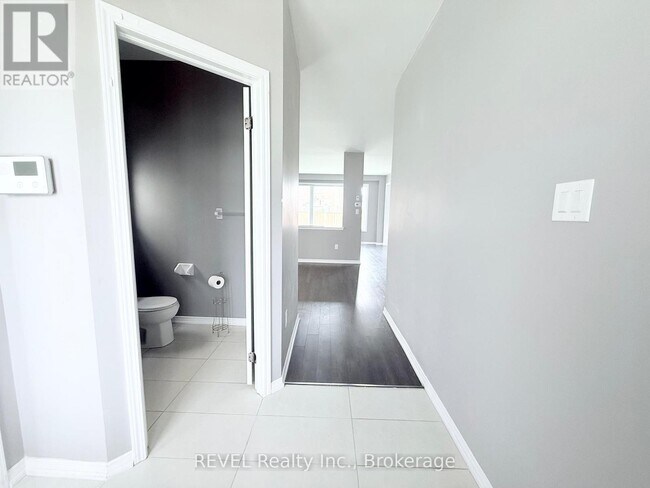 Photo du bâtiment - 8394 Elderberry Dr
