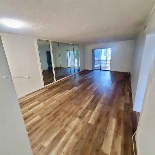 Building Photo - 201 Galen Dr
