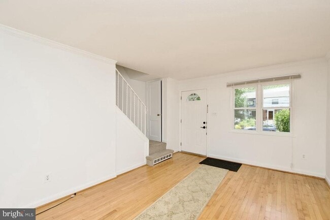 Foto del edificio - 5715 Fenwick Dr