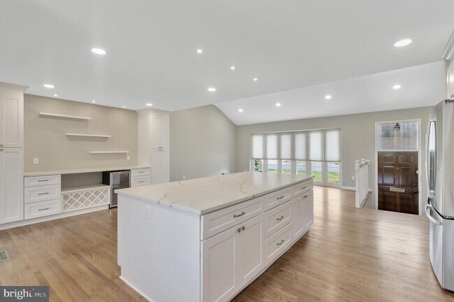 Building Photo - 8614 Ewing Dr