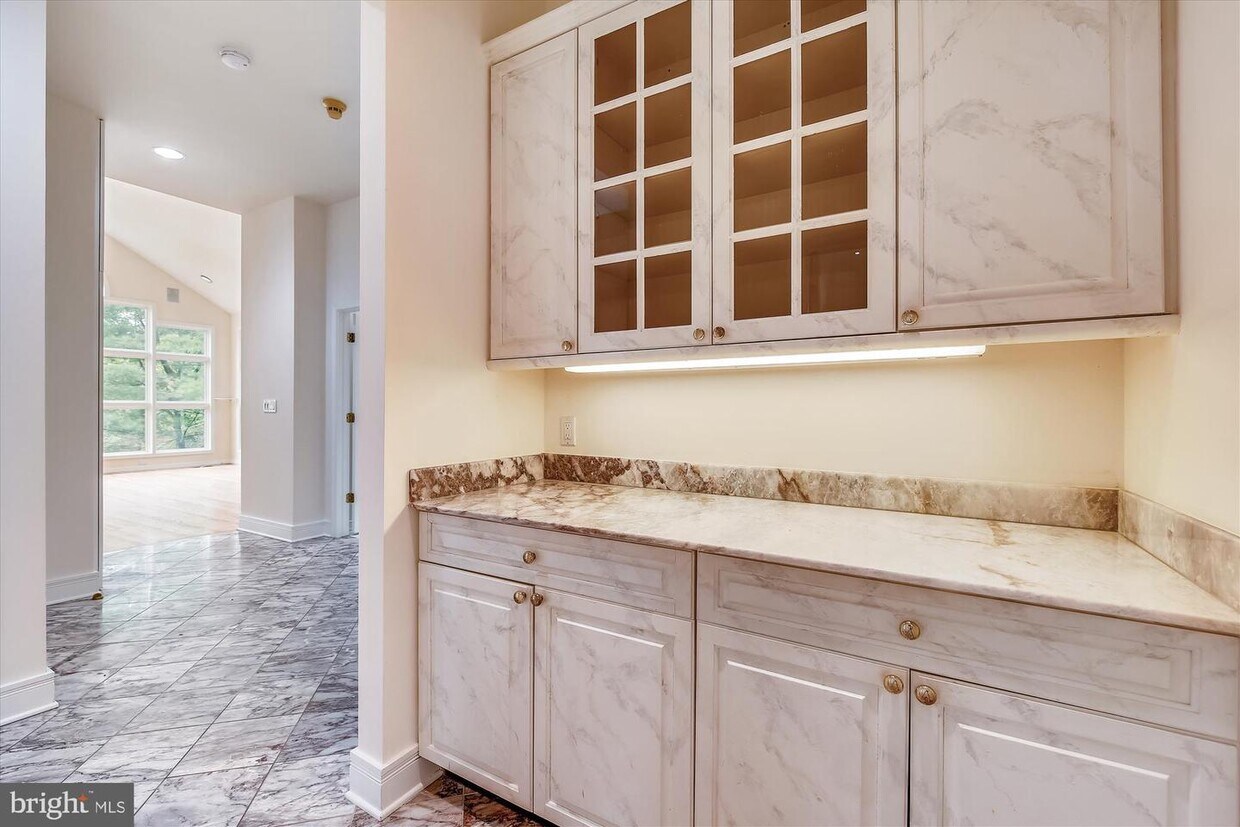 Foto principal - 10000 Avenel Farm Dr