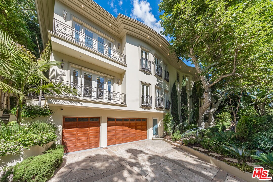 1350 Benedict Canyon Drive, Beverly Hills, CA 90210 House Rental in