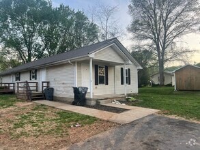 Building Photo - 4490 Woodstone Dr
