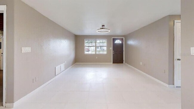 Foto del edificio - 3136 Huntington Rd