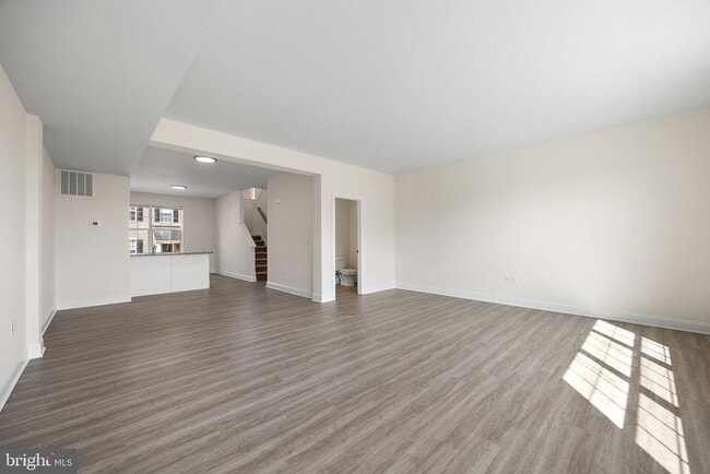 Building Photo - 601 Pony Ln