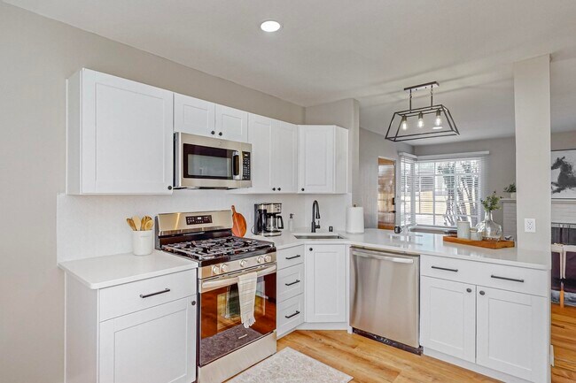 Foto del edificio - 228 Sierra Dr SE