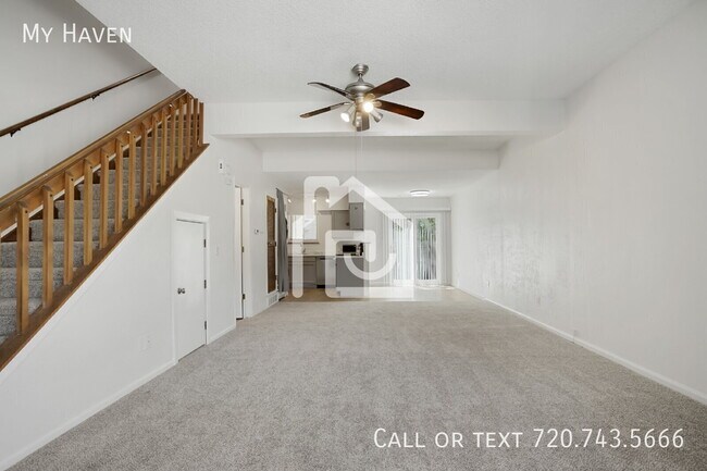 Foto del edificio - 8136 Gray Ct