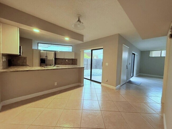 Foto del edificio - 8361 Trent Ct