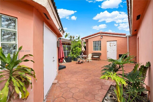 Foto del edificio - 14643 SW 51st St