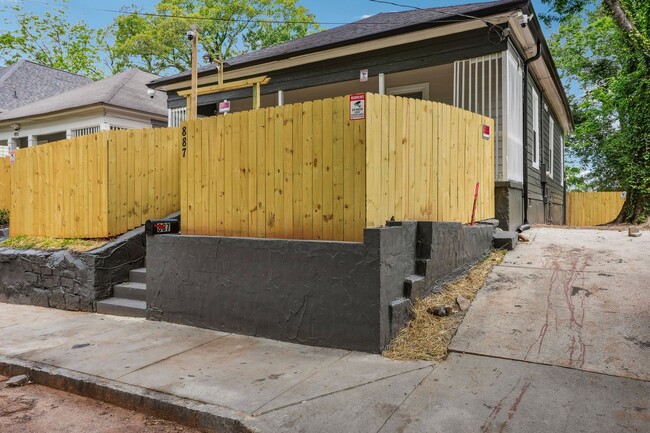 Building Photo - Incredible opportunity to live in Historic...