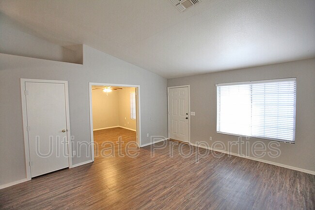 Building Photo - 7150 W Los Gatos Dr