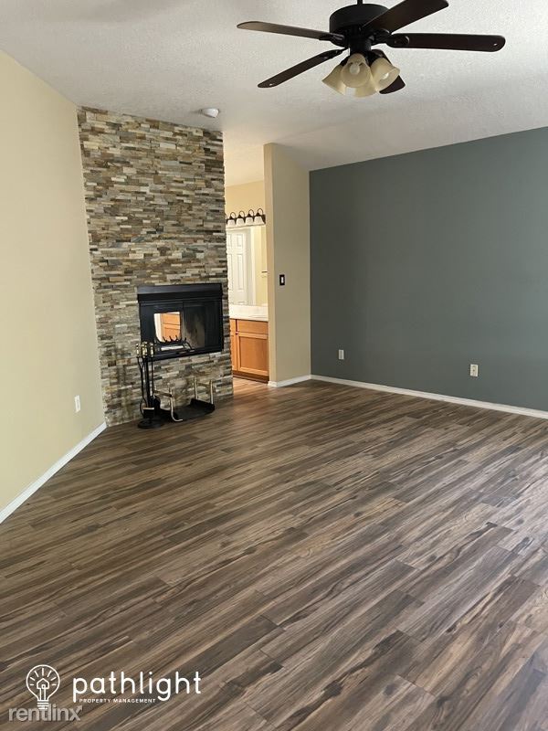 Foto del edificio - 4 br, 2 bath House - 5404 Roanoke Ave NW UNIT