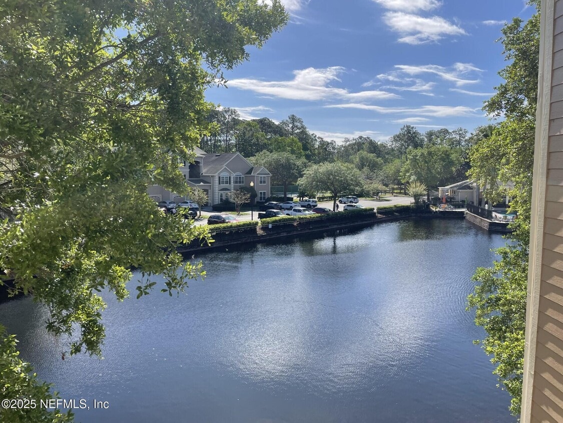 Primary Photo - 13810 Sutton Park Dr N