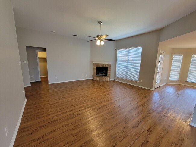 Foto del edificio - 6123 Flower Meadow