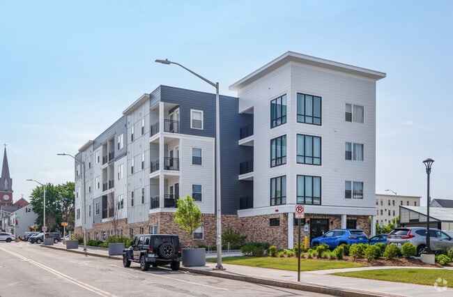 Building Photo - Residences at Chestnut