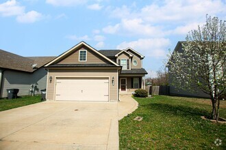 Building Photo - 560 Medallion Cir