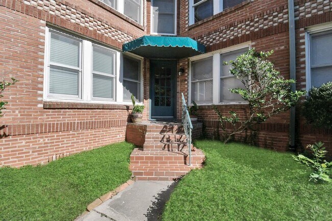 Foto del edificio - 1218 Bartlett St
