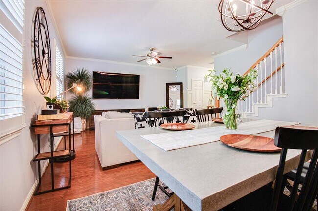 Foto del edificio - 1422 W 24th St