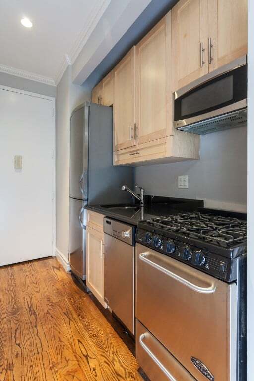 Photo - 202 E 13th St (corner of 3rd Ave), #3H