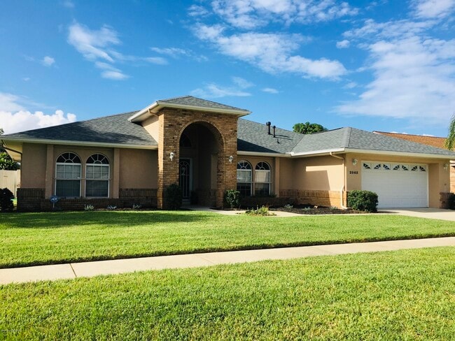 Building Photo - 2065 Thistle Dr
