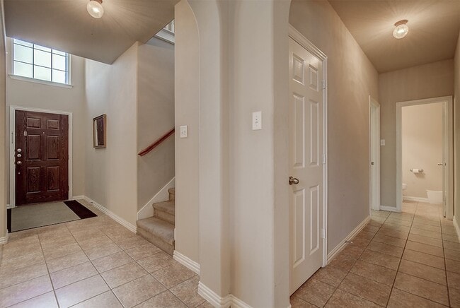 Building Photo - 2832 Gooseberry Dr