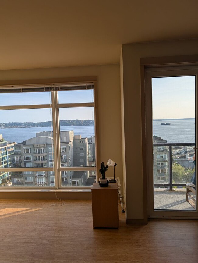 Building Photo - Luxury Living with Unmatched Views of Puge...