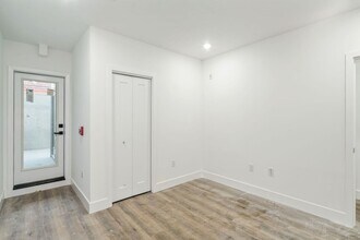 Building Photo - 1520 N 8th St