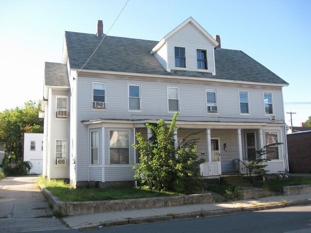 Foto principal - 102-104 W Hollis St