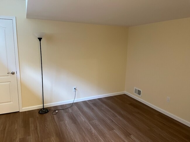 bedroom with closet - 129 N Mada Ave