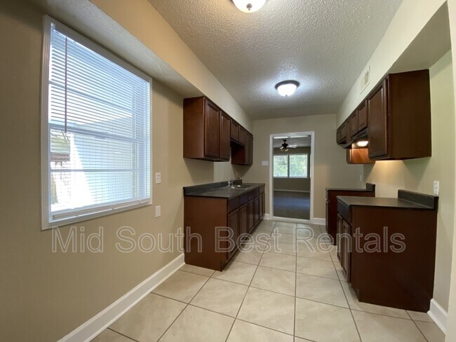 Building Photo - 3547 Madewell St