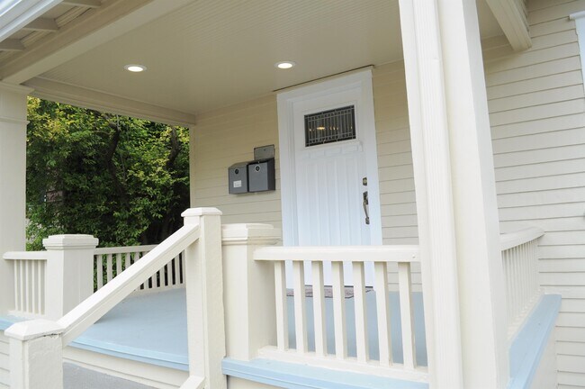 Foto del edificio - 5220-5212 12th Ave NE