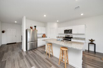 Building Photo - 4830 Highland Spgs Dr