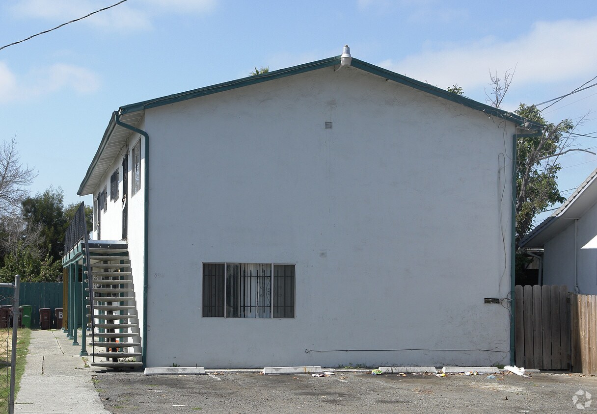 Primary Photo - 8911 D St