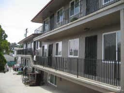 Building Photo - 4016-4024 Winona Ave