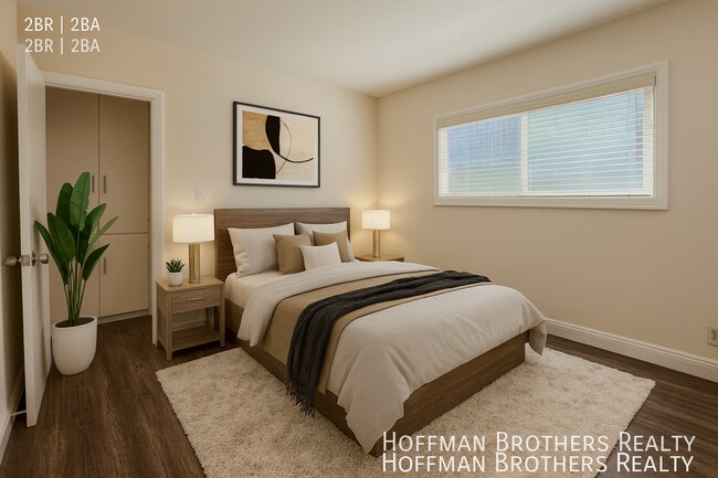 Building Photo - 2040 S Sherbourne Dr
